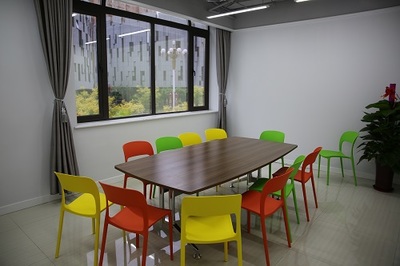 石家莊哥倫布遠見國際藝術教育教室環境_石家莊哥倫布遠見國際藝術教育圖片展示_河北培訓網