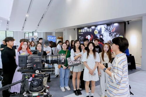 看展與升學(xué)咨詢 探索影像藝術(shù)與未來的雙重精彩